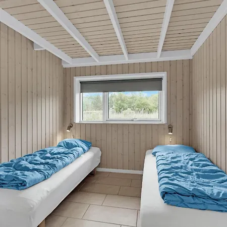 59 With Hot Tub Tranekær